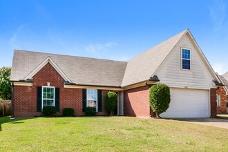 6667 Kentbrook Dr in Horn Lake, MS - Building Photo - Building Photo