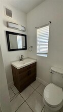 715 SW 6th St, Unit 2 in Dania Beach, FL - Building Photo - Building Photo