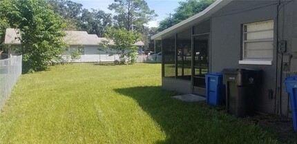 11614 Valencia Dr in Seffner, FL - Building Photo - Building Photo