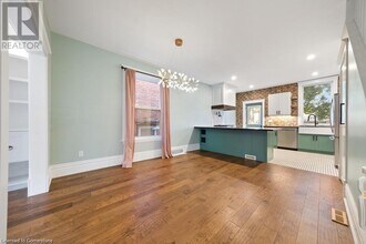 11 Lorne Ave in Hamilton, ON - Building Photo - Building Photo