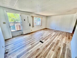 1216 Liveoak Pkwy in Tarpon Springs, FL - Building Photo - Building Photo