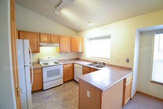 648 Brewer Dr in Fort Collins, CO - Building Photo - Building Photo