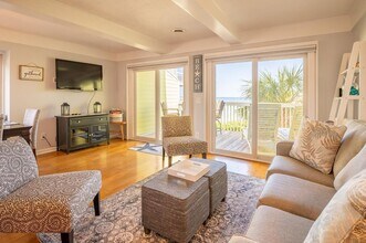 1401 Sand Dollar Ct in Kure Beach, NC - Building Photo - Building Photo