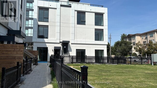 property at 16 Greenbriar Rd