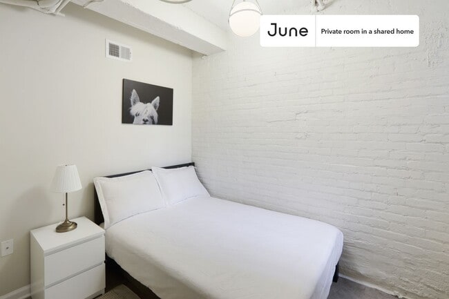 Private bedroom in 5 bed/2 bath Home in Washington, DC - Building Photo - Building Photo