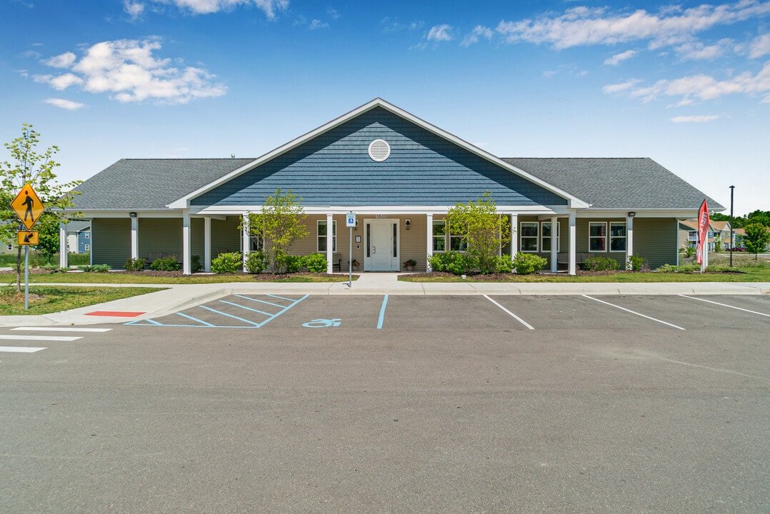 Union at Oak Grove in Howell, MI - Foto de edificio