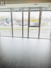 2203 Kingston Rd in Toronto, ON - Building Photo - Building Photo