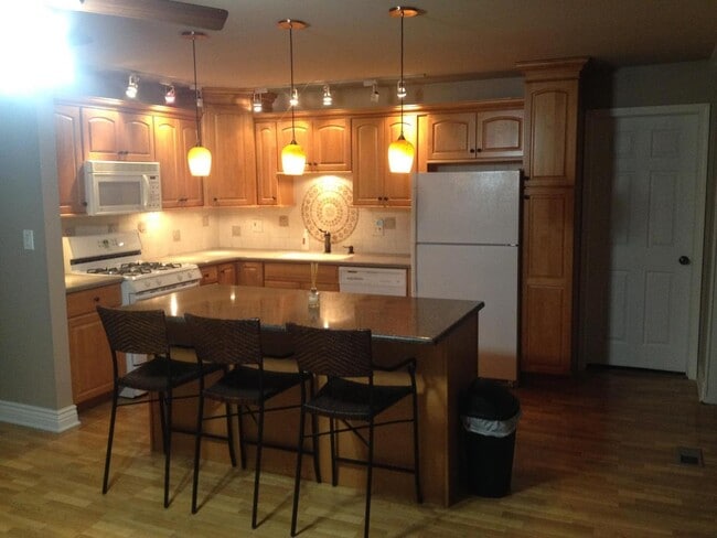 40636 Village Wood Rd in Novi, MI - Building Photo - Building Photo