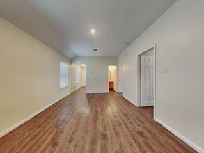 6425 Mountain Pines Ln in Katy, TX - Foto de edificio - Building Photo