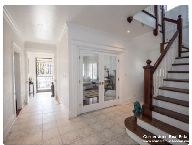 8 Howes St, Unit 3 Howes unit 1