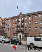 4511 43rd Ave in Sunnyside, NY - Building Photo - Building Photo