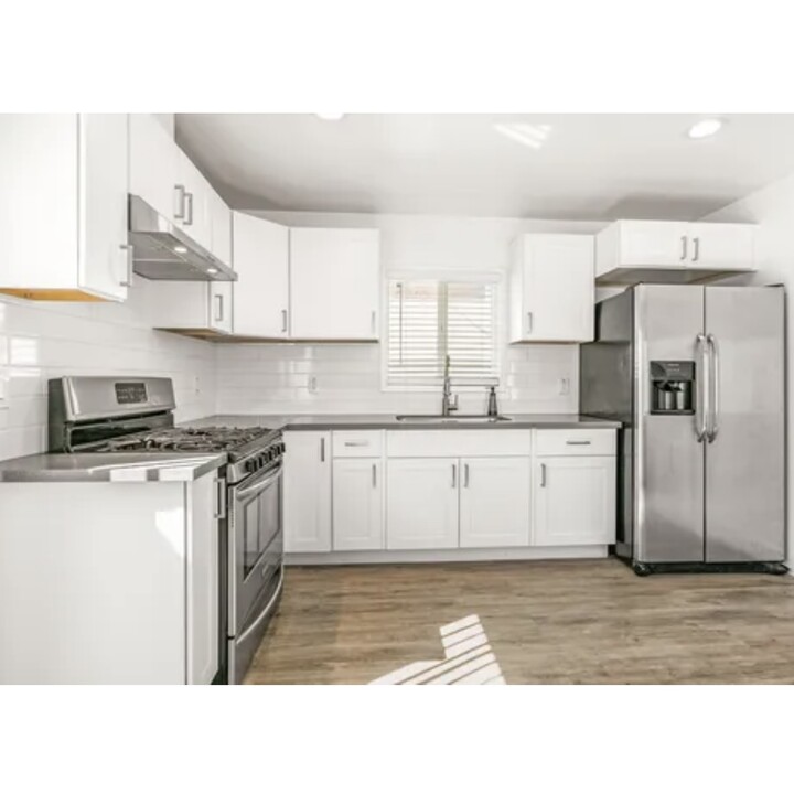 2013 N Corlett Ave in Los Angeles, CA - Building Photo