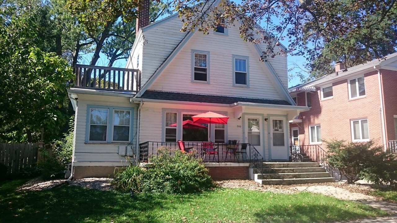 210 S Randall Ave, Unit 2 in Madison, WI - Building Photo