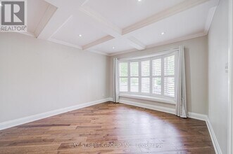 500 Tipperton Crescent in Oakville, ON - Building Photo - Building Photo
