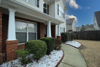 5670 Winter Bluff Way NE in Sugar Hill, GA - Building Photo - Building Photo