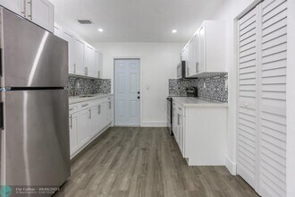 2620 NW 18th Terrace-Unit -3 in Oakland Park, FL - Building Photo - Building Photo