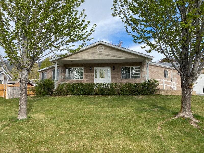 2265 S Linda Wy in Perry, UT - Building Photo