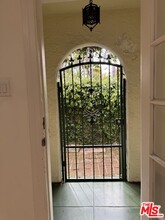 800 Huntley Dr in West Hollywood, CA - Building Photo - Building Photo