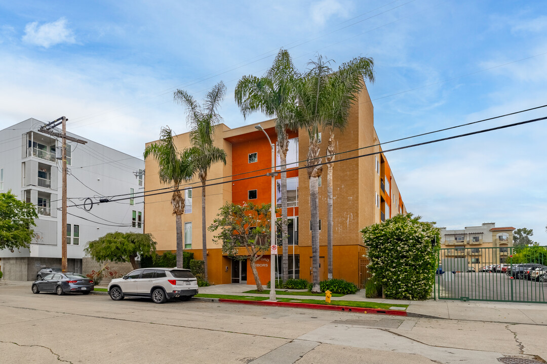 Bedford Arbors in North Hollywood, CA - Foto de edificio