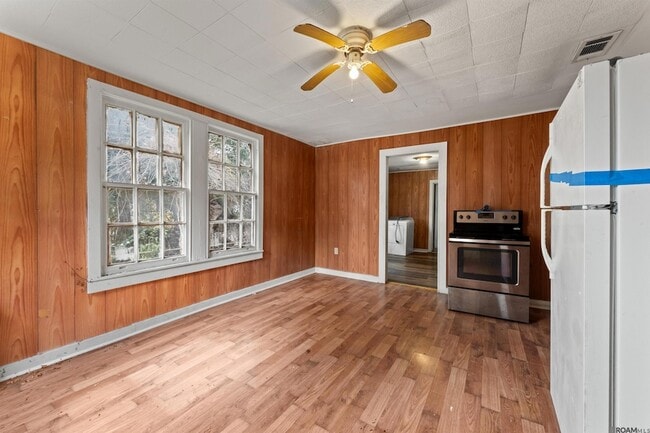 4433 Sherwood St in Baton Rouge, LA - Foto de edificio - Building Photo