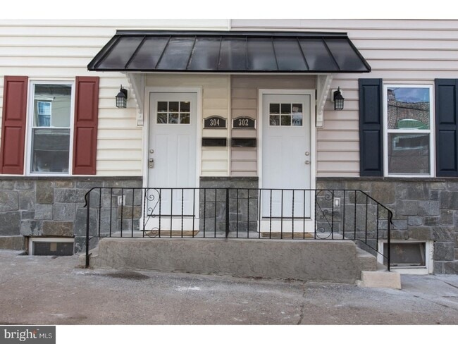 304 Buchanan St in Phoenixville, PA - Building Photo - Building Photo
