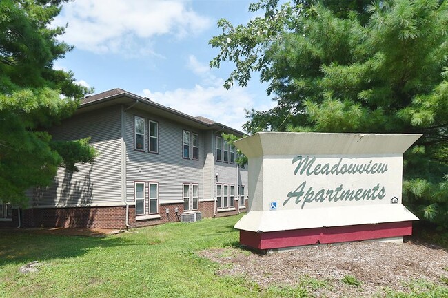 Meadowview Apartments - Mahomet in Mahomet, IL - Foto de edificio - Building Photo