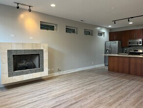 1231 E 46th St in Chicago, IL - Building Photo - Building Photo