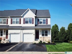 937 King Way in Breinigsville, PA - Building Photo - Building Photo