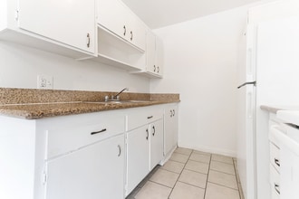 Rancho Alvarado in Las Vegas, NV - Building Photo - Building Photo