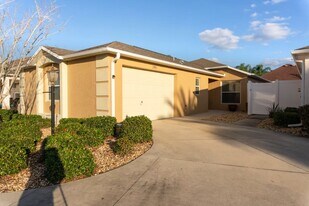 2453 Violet Ct in the Villages, FL - Building Photo