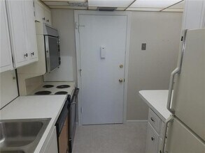 2200 NE 66th St in Fort Lauderdale, FL - Building Photo - Building Photo