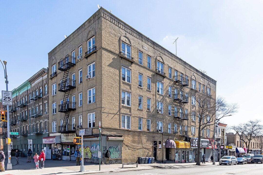 757 E 169th St in Bronx, NY - Building Photo