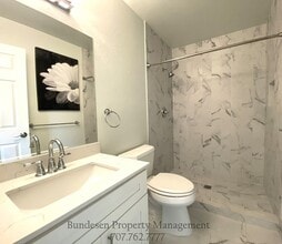 1702 Algol Ct in Petaluma, CA - Foto de edificio - Building Photo