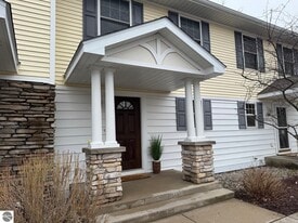 1495 Newport St in Traverse City, MI - Building Photo