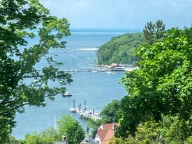42 Central Ave in Sea Cliff, NY - Building Photo