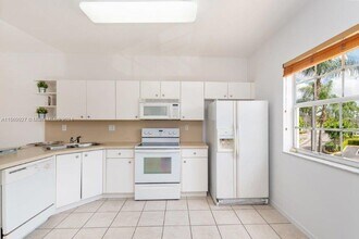 5610 NW 114th Pl-Unit -218 in Doral, FL - Building Photo - Building Photo