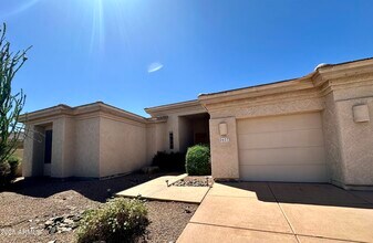 2627 E Acoma Dr in Phoenix, AZ - Building Photo - Building Photo