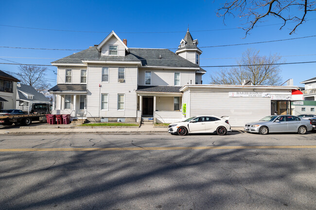 237 Branch St in Lowell, MA - Foto de edificio - Building Photo