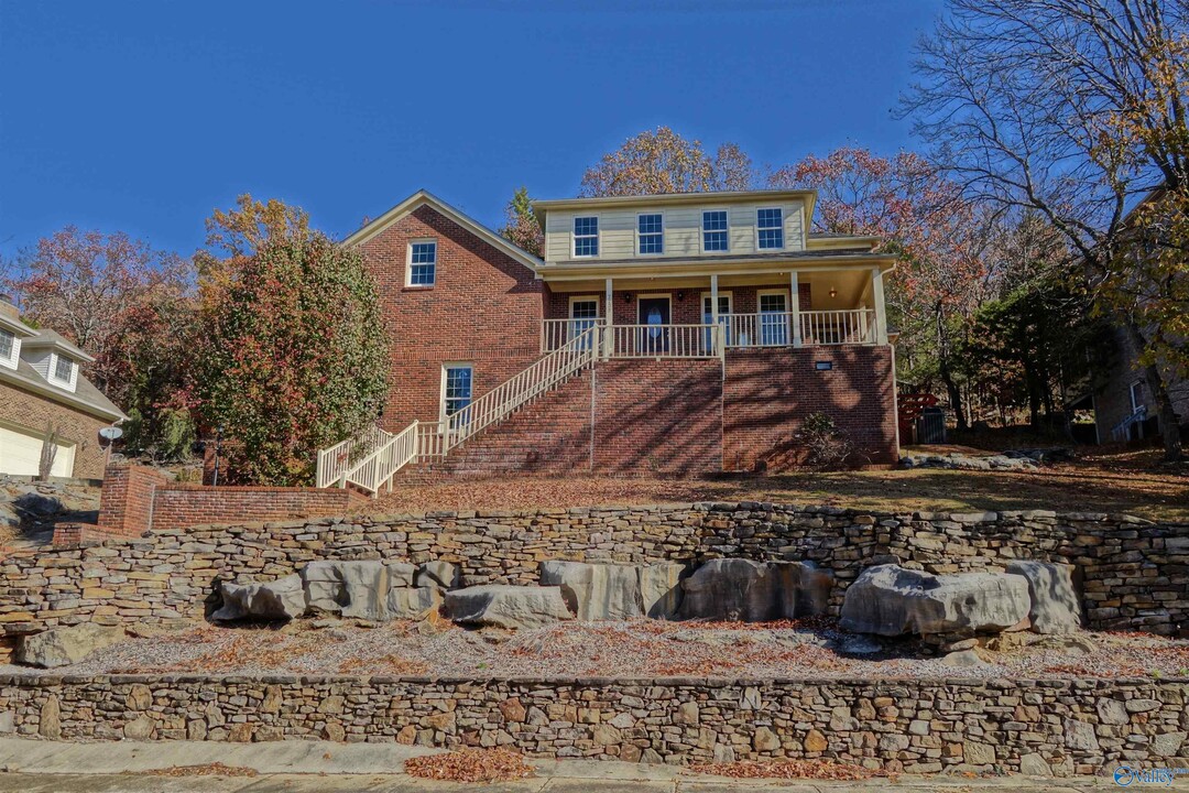7735 Donegal Dr SE in Huntsville, AL - Foto de edificio