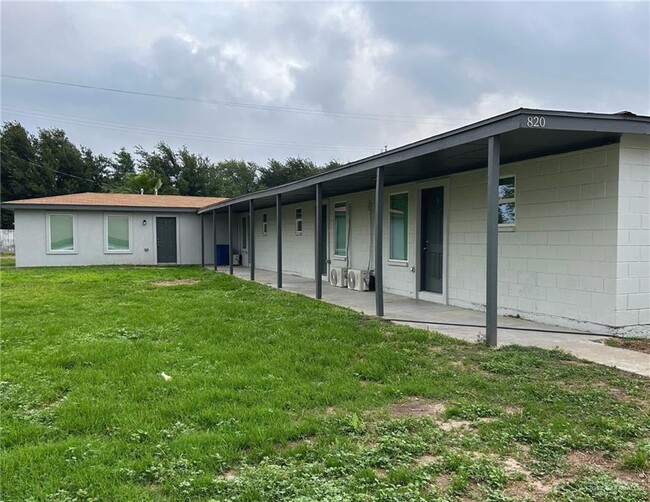 820 Redwood Ave, Unit 1