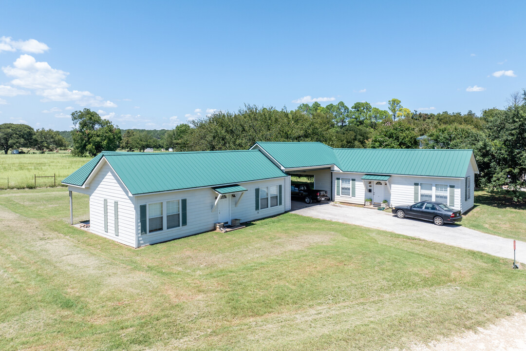 1083 County Road 315 in Rainbow, TX - Building Photo