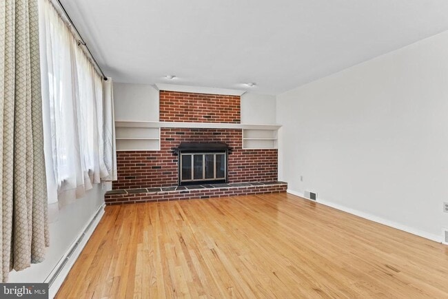 213 Sunset Dr in New Cumberland, PA - Building Photo - Building Photo