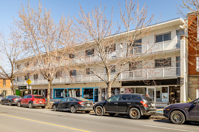 8874 Hochelaga in Montréal, QC - Building Photo - Building Photo