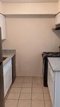 1946 Upland Dr photo'