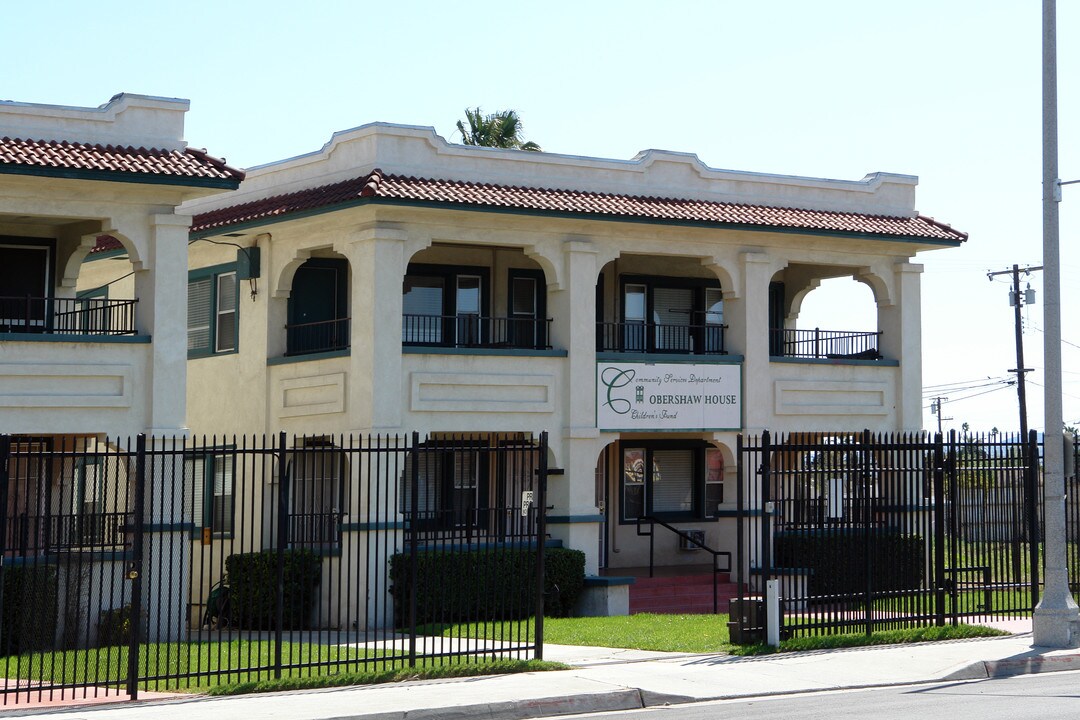 Obershaw House in San Bernardino, CA - Foto de edificio