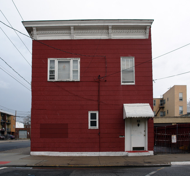 82 Hopkins Ave in Jersey City, NJ - Building Photo - Building Photo