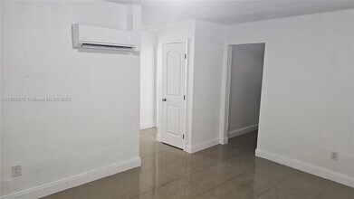50 W 4th St in Hialeah, FL - Foto de edificio - Building Photo
