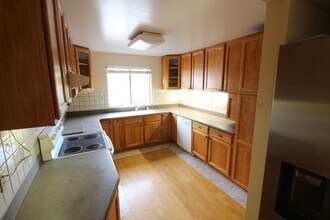 3940 La Jolla Village Dr in San Diego, CA - Building Photo - Building Photo