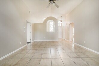 4111 Quail Briar Dr in Valrico, FL - Building Photo - Building Photo