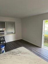 515 S D St, Unit B in Lake Worth, FL - Building Photo - Building Photo